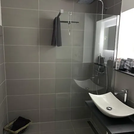 Renovated, Cozy 1-room With Balcony * 플라이델스하임