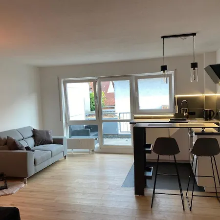 Renovated, Cozy 1-room With Balcony 아파트