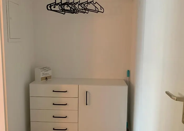 Appartamento Renovated, Cozy 1-room With Balcony